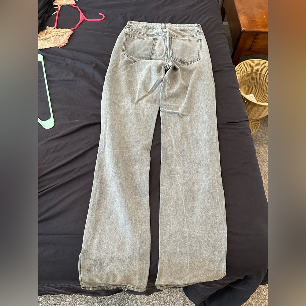 Prettylittlething Tall Gray Distressed Jeans View 5